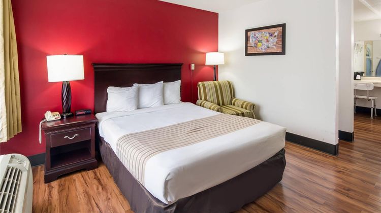 Econo Lodge Room