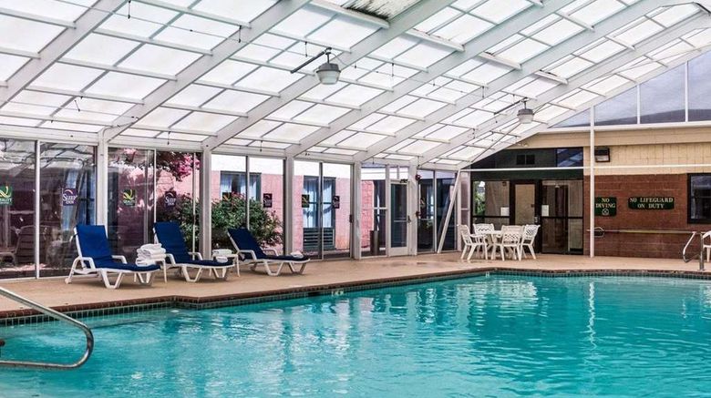 <b>Quality Suites Lake Wright-Norfolk Arpt Pool</b>. Images powered by <a href="https://iceportal.shijigroup.com/" title="IcePortal" target="_blank">IcePortal</a>.