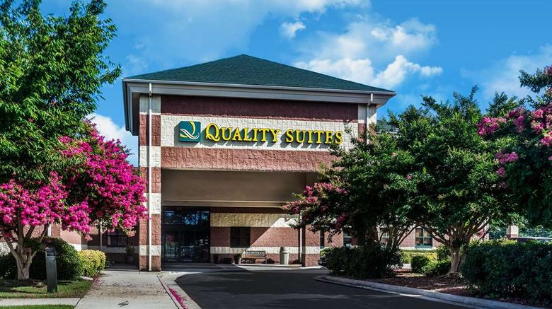 Quality Suites Lake Wright-Norfolk Arpt Exterior. Images powered by <a href="https://iceportal.shijigroup.com" target="_blank" rel="noopener">Ice Portal</a>.