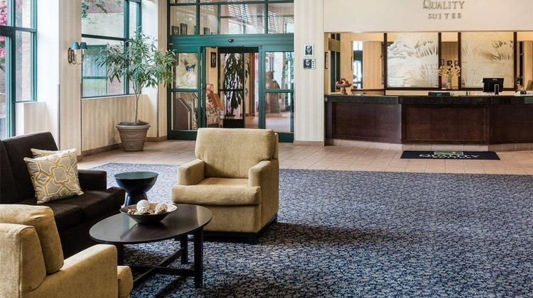 Quality Suites Lake Wright-Norfolk Arpt Lobby