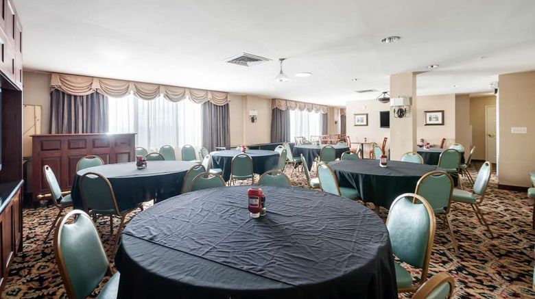 <b>Arlington Court Suites, Clarion Coll. Restaurant</b>. Images powered by <a href="https://iceportal.shijigroup.com/" title="IcePortal" target="_blank">IcePortal</a>.