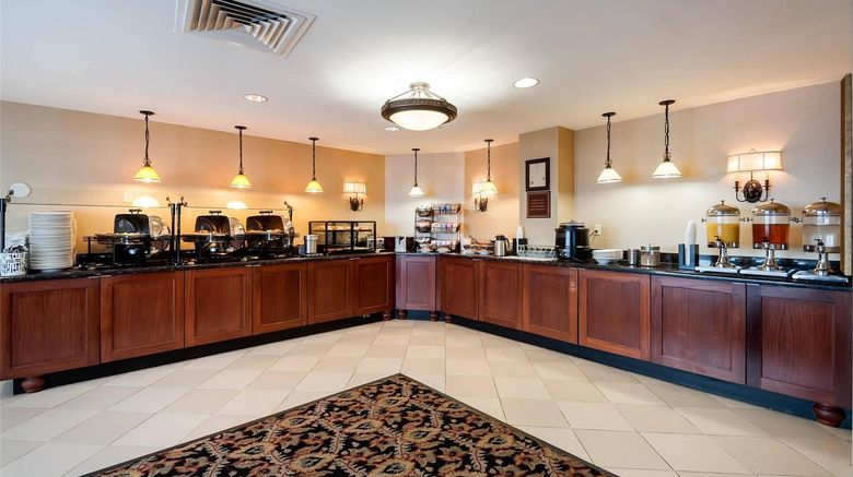 <b>Arlington Court Suites, Clarion Coll. Restaurant</b>. Images powered by <a href="https://iceportal.shijigroup.com/" title="IcePortal" target="_blank">IcePortal</a>.