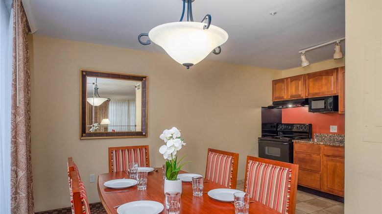 <b>Arlington Court Suites, Clarion Coll. Room</b>. Images powered by <a href="https://iceportal.shijigroup.com/" title="IcePortal" target="_blank">IcePortal</a>.