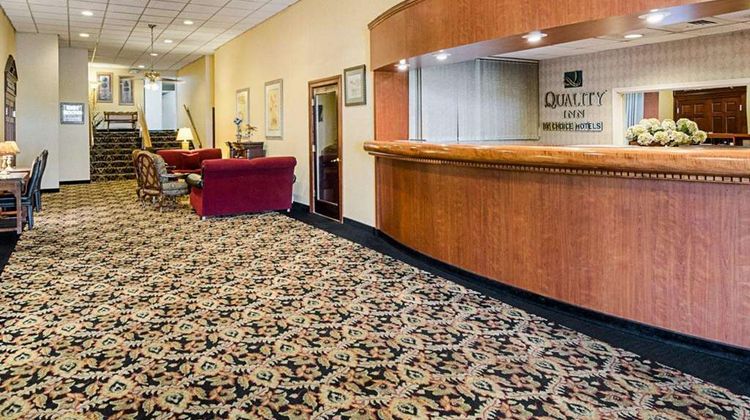 Quality Inn Shenandoah Valley Lobby