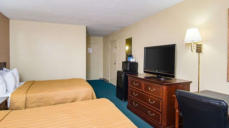 Quality Inn Shenandoah Valley Room