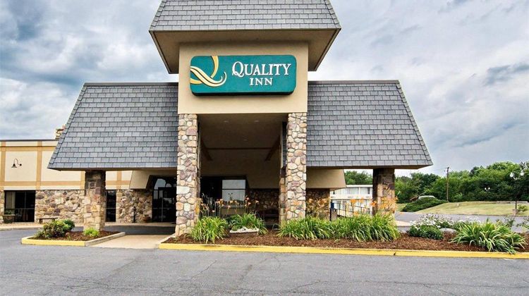 Quality Inn Shenandoah Valley Exterior