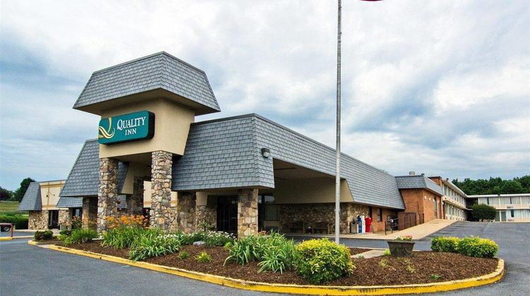 Quality Inn Shenandoah Valley Exterior