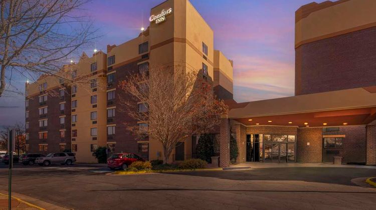 Comfort Inn University Center Exterior