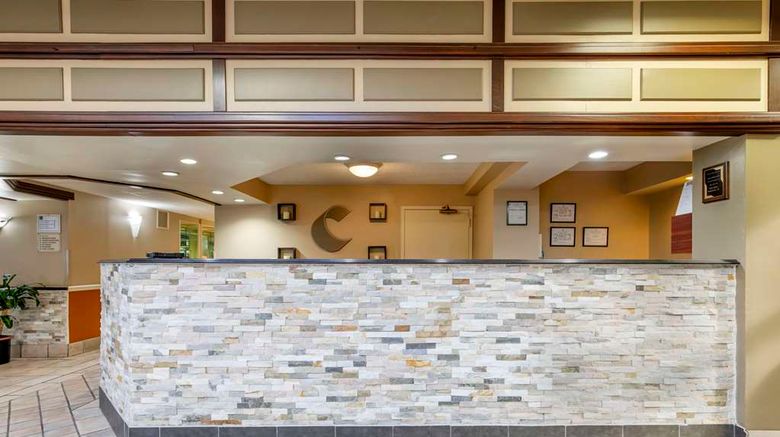 <b>Comfort Inn University Center Lobby</b>. Images powered by <a href="https://iceportal.shijigroup.com/" title="IcePortal" target="_blank">IcePortal</a>.