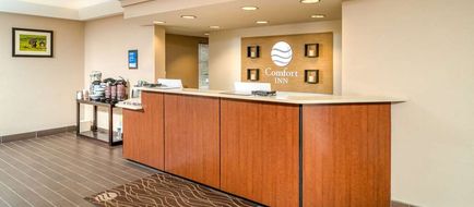 Comfort Inn and Suites Grundy Lobby