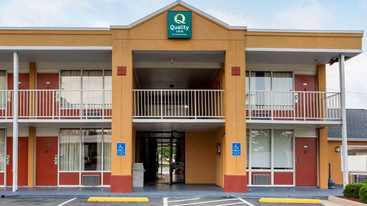 Quality Inn Exterior