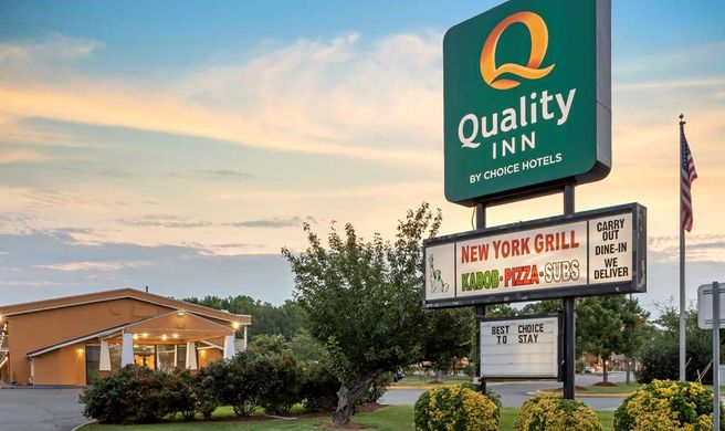 Quality Inn Exterior