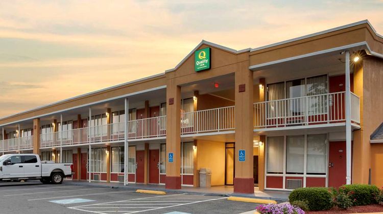 Quality Inn Exterior