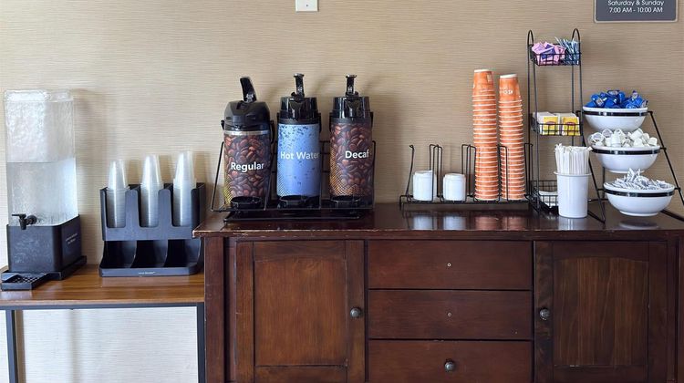 Comfort Inn Falls Church - Tysons Corner Restaurant