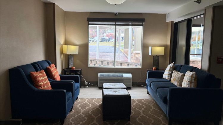 Comfort Inn Falls Church - Tysons Corner Lobby