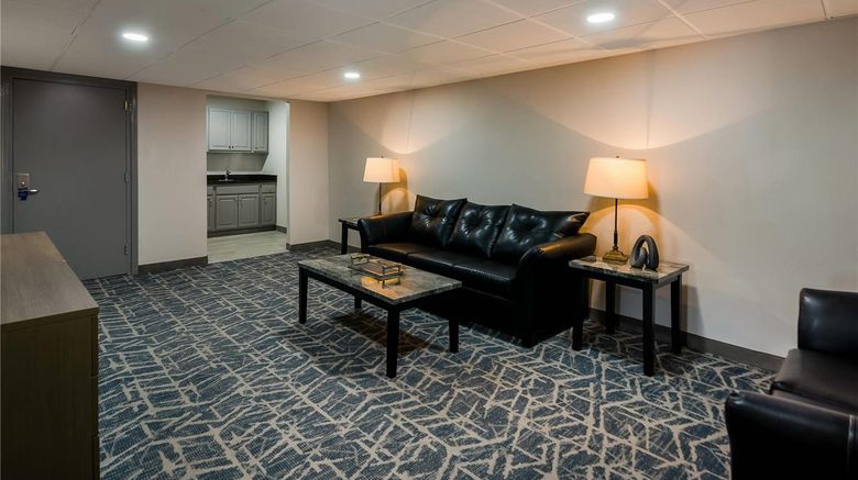 <b>Comfort Inn Falls Church - Tysons Corner Suite</b>. Images powered by <a href="https://iceportal.shijigroup.com/" title="IcePortal" target="_blank">IcePortal</a>.