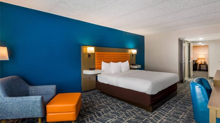 Comfort Inn Falls Church - Tysons Corner Suite