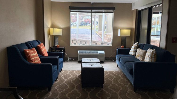 Comfort Inn Falls Church - Tysons Corner Lobby