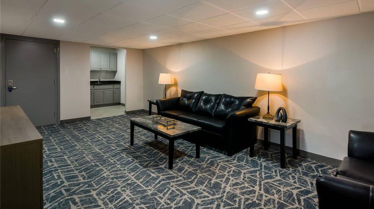 Comfort Inn Falls Church - Tysons Corner Suite