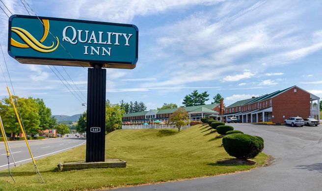 Quality Inn Exterior