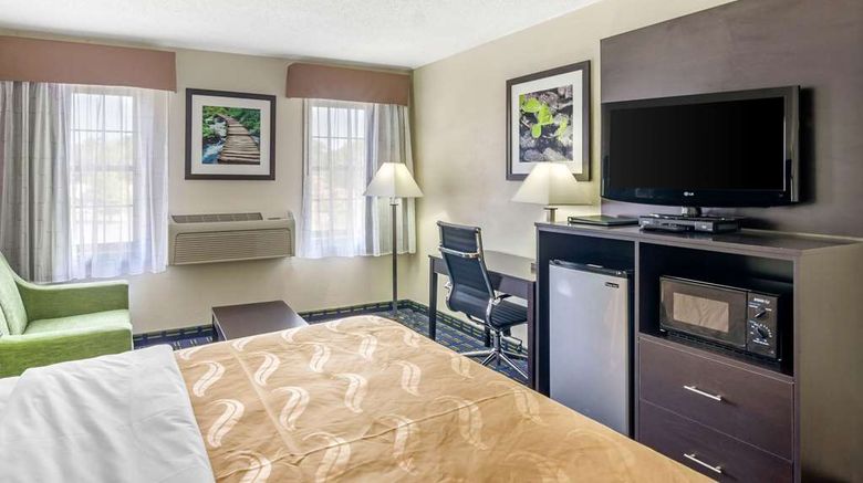 <b>Quality Inn Room</b>. Images powered by <a href="https://iceportal.shijigroup.com/" title="IcePortal" target="_blank">IcePortal</a>.