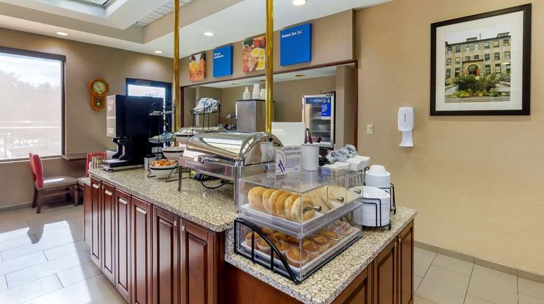 <b>Comfort Inn Blacksburg Restaurant</b>. Images powered by <a href="https://iceportal.shijigroup.com/" title="IcePortal" target="_blank">IcePortal</a>.