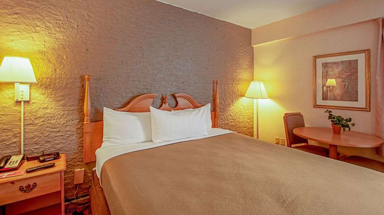 Econo Lodge Room