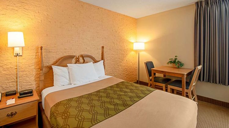 Econo Lodge Room