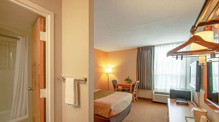 Econo Lodge Room