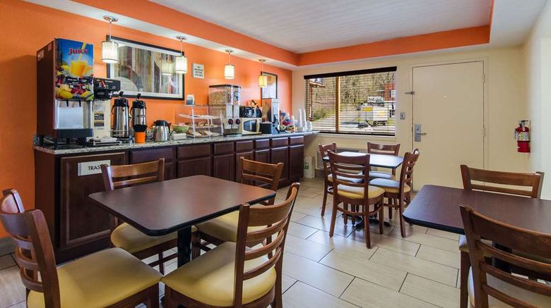 <b>Econo Lodge Restaurant</b>. Images powered by <a href="https://iceportal.shijigroup.com/" title="IcePortal" target="_blank">IcePortal</a>.
