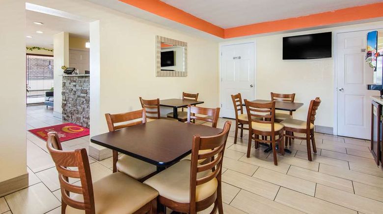<b>Econo Lodge Restaurant</b>. Images powered by <a href="https://iceportal.shijigroup.com/" title="IcePortal" target="_blank">IcePortal</a>.