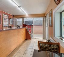 Econo Lodge North Lobby