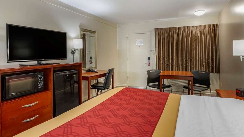 <b>Econo Lodge North Room</b>. Images powered by <a href="https://iceportal.shijigroup.com/" title="IcePortal" target="_blank">IcePortal</a>.
