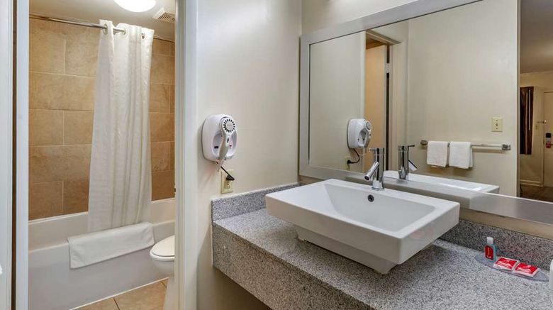 <b>Econo Lodge North Room</b>. Images powered by <a href="https://iceportal.shijigroup.com/" title="IcePortal" target="_blank">IcePortal</a>.