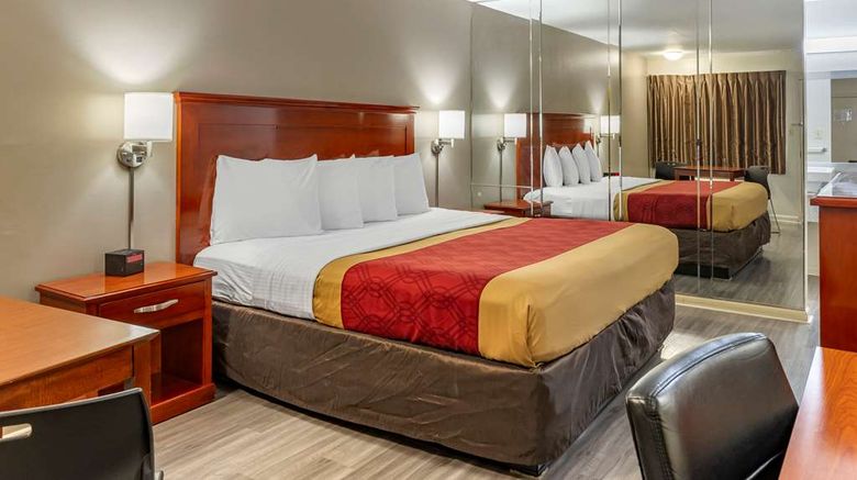 <b>Econo Lodge North Room</b>. Images powered by <a href="https://iceportal.shijigroup.com/" title="IcePortal" target="_blank">IcePortal</a>.