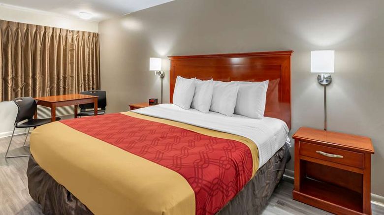<b>Econo Lodge North Room</b>. Images powered by <a href="https://iceportal.shijigroup.com/" title="IcePortal" target="_blank">IcePortal</a>.