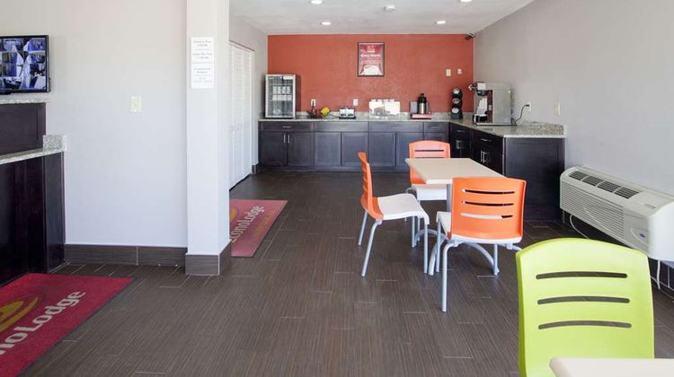 Econo Lodge Airport Restaurant