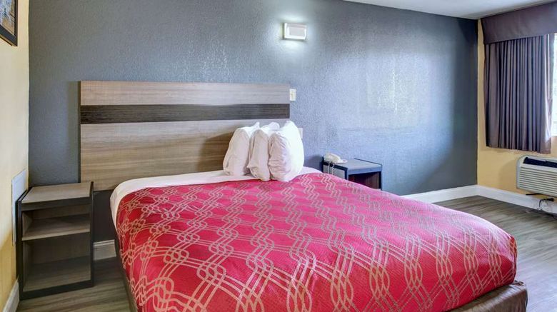 <b>Econo Lodge at Military Circle Room</b>. Images powered by <a href="https://iceportal.shijigroup.com/" title="IcePortal" target="_blank">IcePortal</a>.