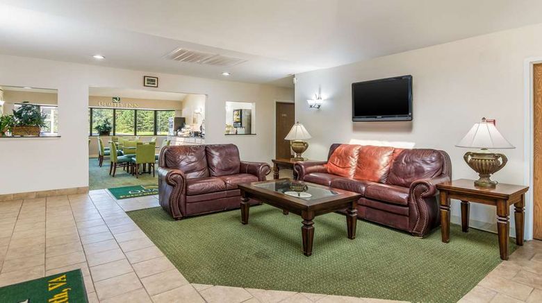 <b>Quality Inn Petersburg Fort Lee Area Lobby</b>. Images powered by <a href="https://iceportal.shijigroup.com/" title="IcePortal" target="_blank">IcePortal</a>.