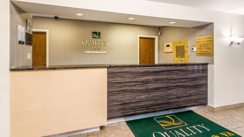 <b>Quality Inn Petersburg Fort Lee Area Lobby</b>. Images powered by <a href="https://iceportal.shijigroup.com/" title="IcePortal" target="_blank">IcePortal</a>.