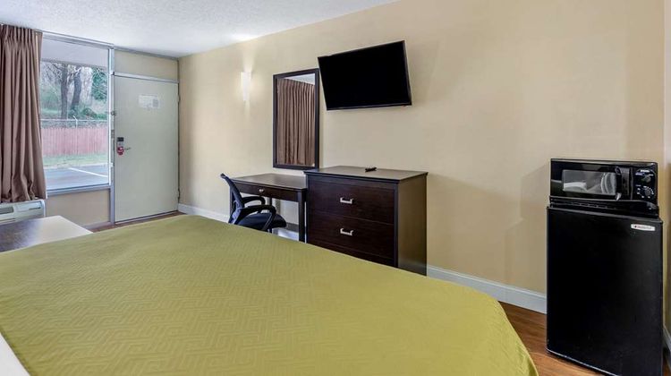 Econo Lodge Civic Center Room