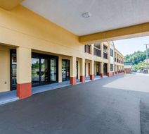 Quality Inn of Tanglewood Exterior