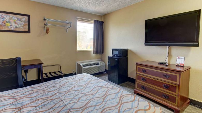<b>Econo Lodge Town Center Room</b>. Images powered by <a href="https://iceportal.shijigroup.com/" title="IcePortal" target="_blank">IcePortal</a>.