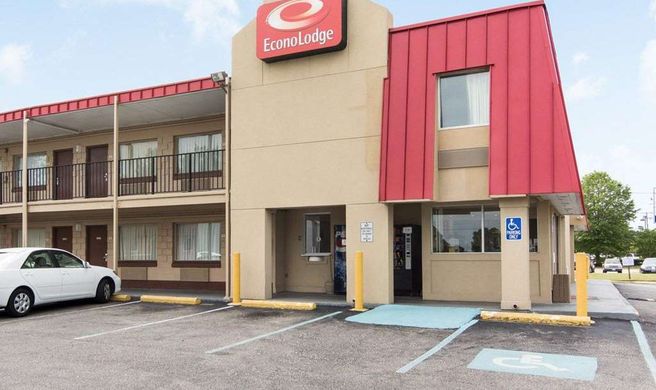Econo Lodge Town Center Exterior