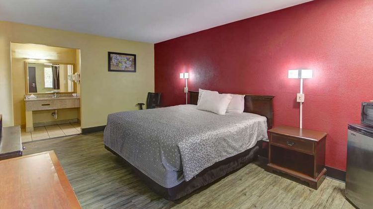 Econo Lodge Town Center Room