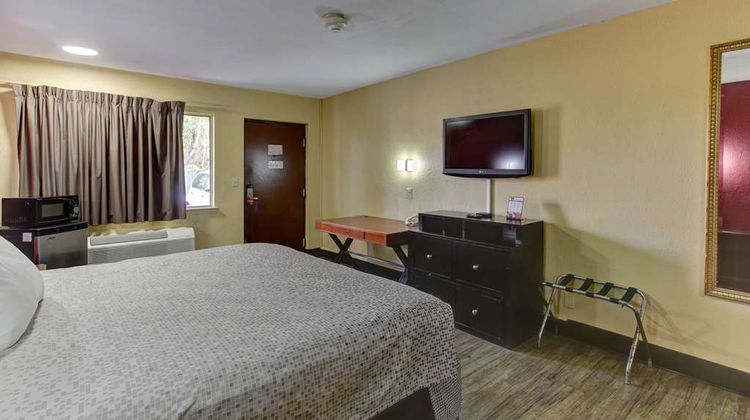 Econo Lodge Town Center Room