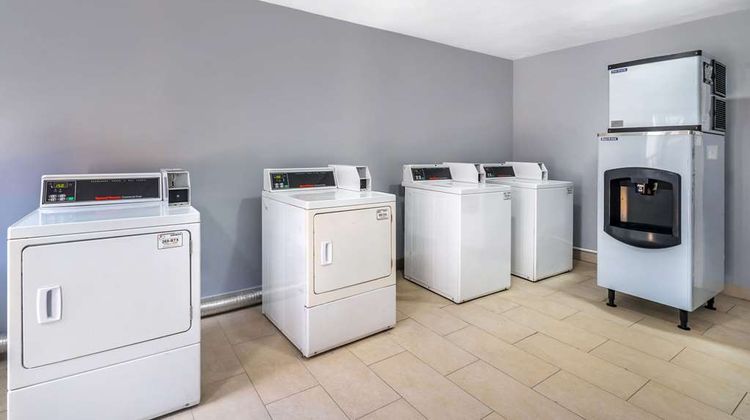 Econo Lodge Other