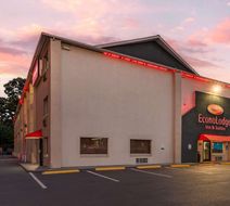 Econo Lodge Exterior
