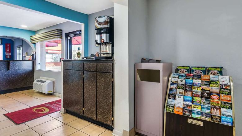 <b>Econo Lodge Lobby</b>. Images powered by <a href="https://iceportal.shijigroup.com/" title="IcePortal" target="_blank">IcePortal</a>.