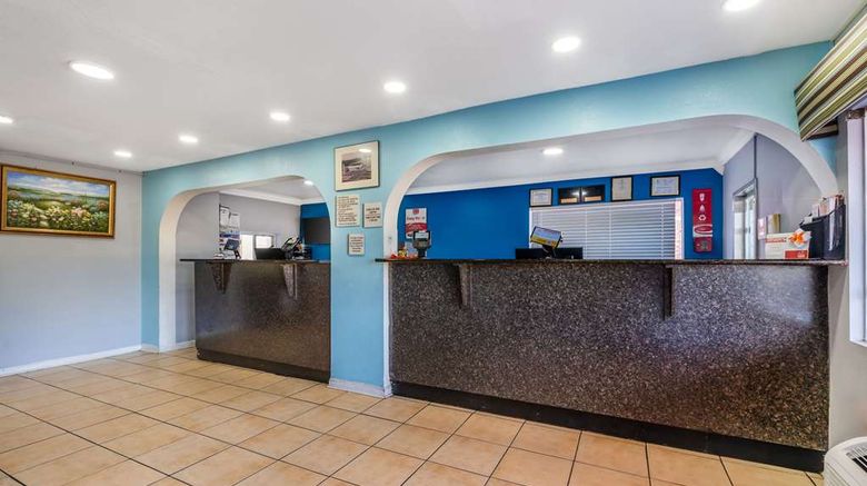 <b>Econo Lodge Lobby</b>. Images powered by <a href="https://iceportal.shijigroup.com/" title="IcePortal" target="_blank">IcePortal</a>.